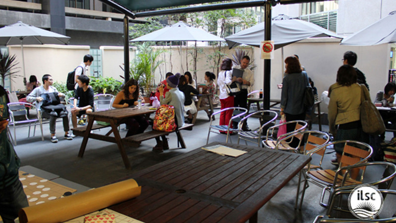 ILSC-Brisbane-Estudantes-na-Area-Comum