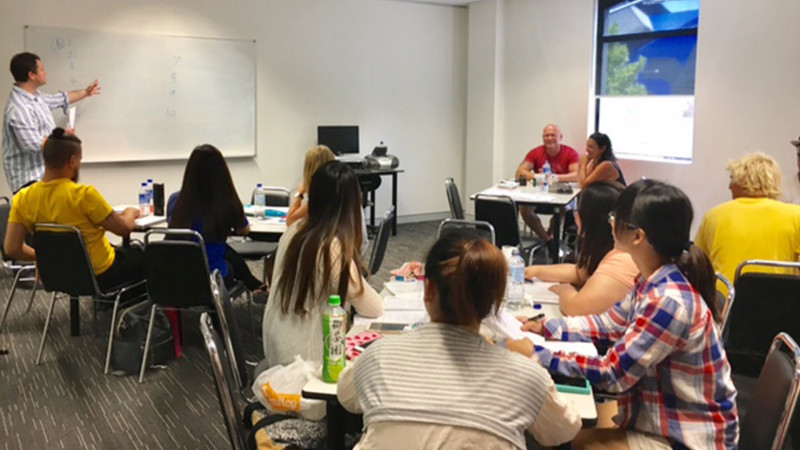 Language-Links-Perth-Estudantes-durante-Aula